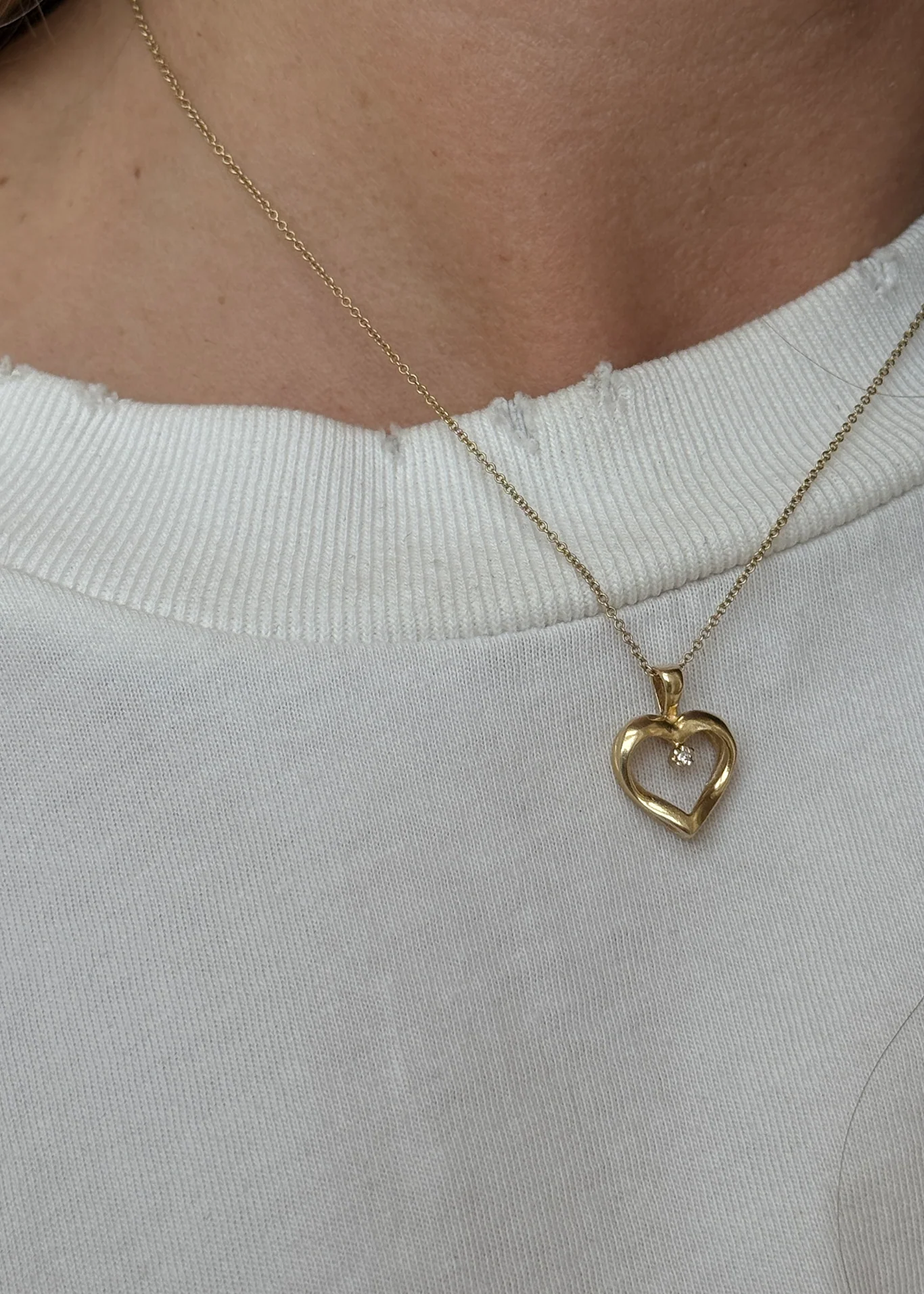 Kinn - Vintage Diamond Outline Heart Pendant - Image 8