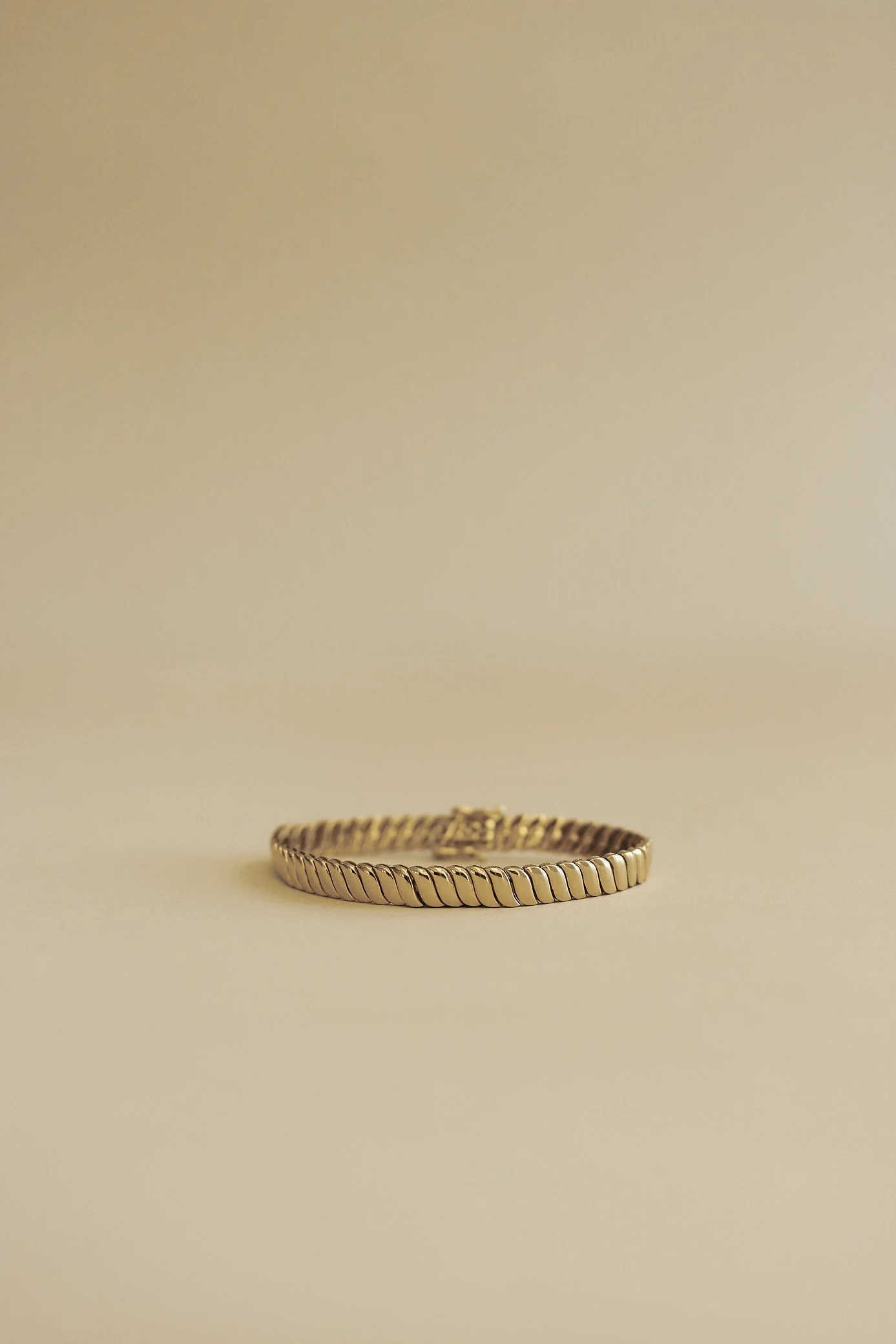 Kinn - Vintage Gold Cobra Bold Bracelet