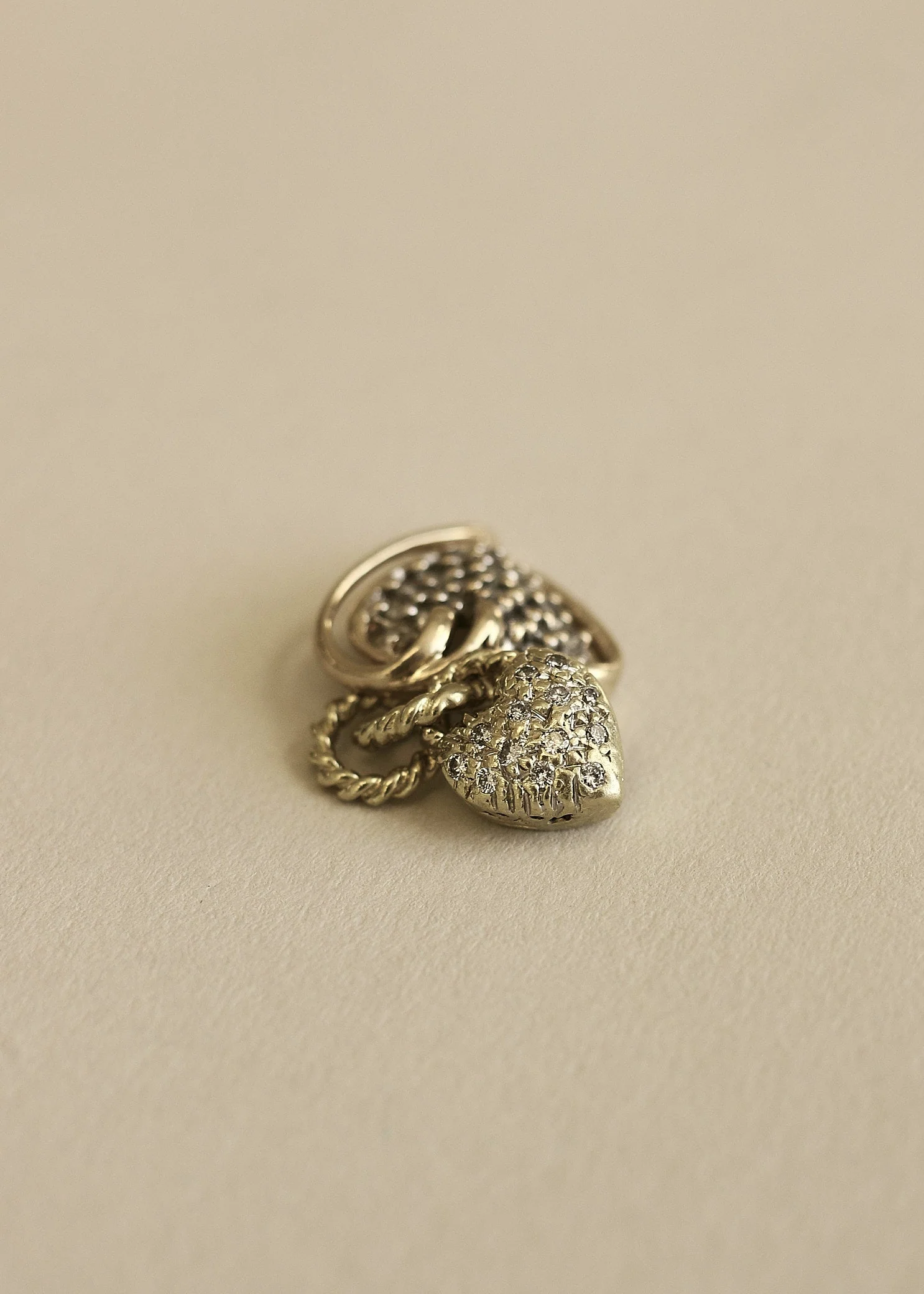 Kinn - Vintage Heart Charm Twist Pendant 10K Drop - Image 3