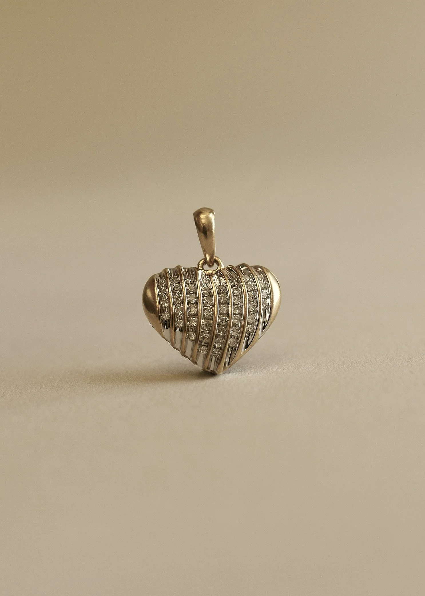 Kinn - Vintage Heart Line Diamond Pendant 10K