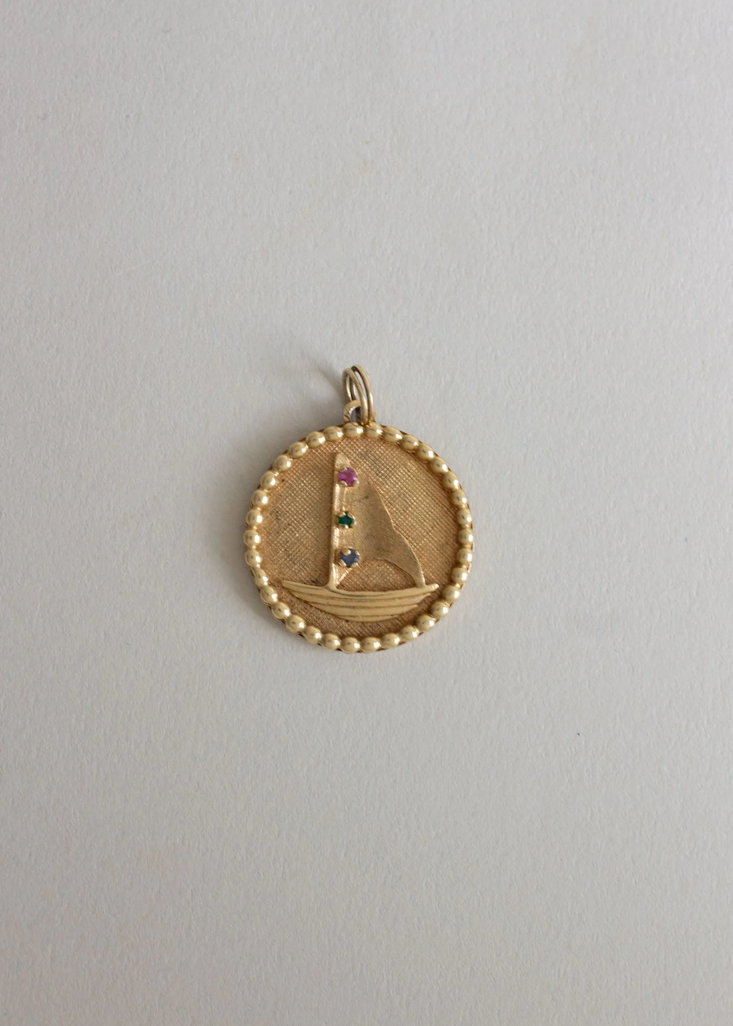 Kinn - Vintage Sailboat Pendant
