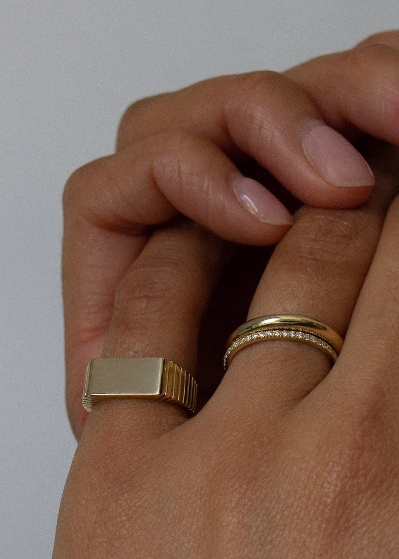 Kinn - Vivian Ribbed Signet Ring - Image 2