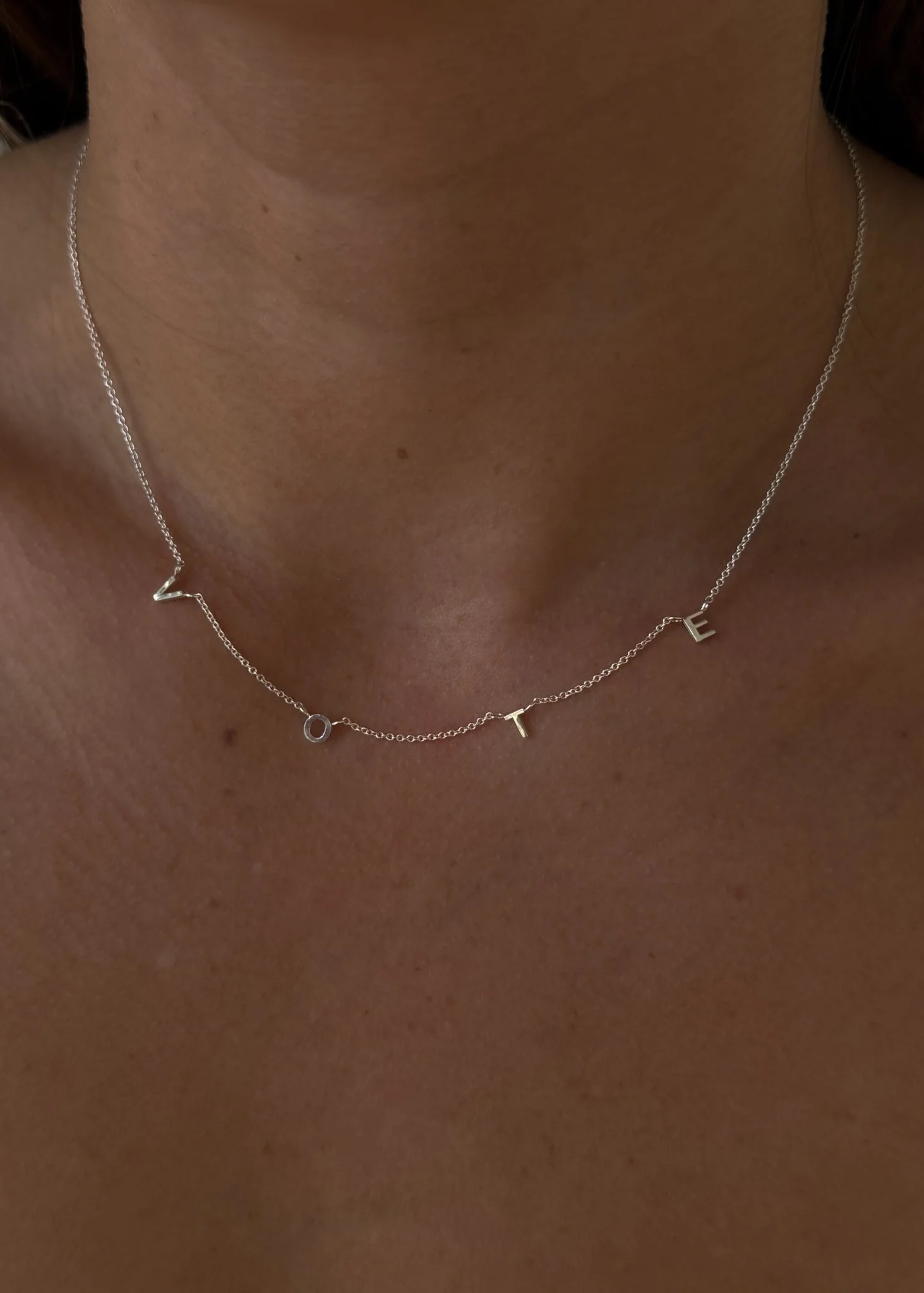 Kinn - Vote Initial Necklace Silver - Image 2