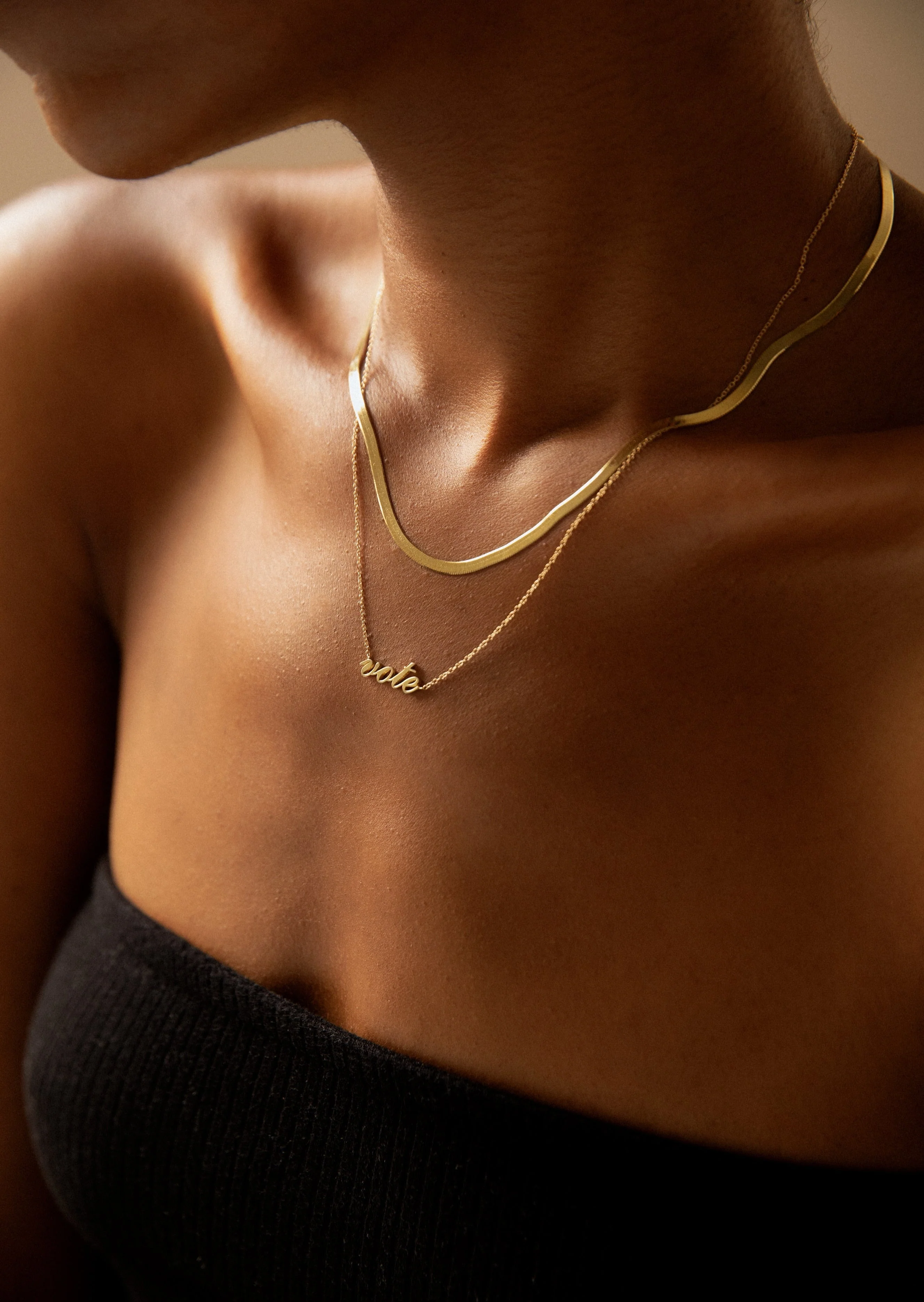 Kinn - Vote Nameplate Necklace Gold - Image 7