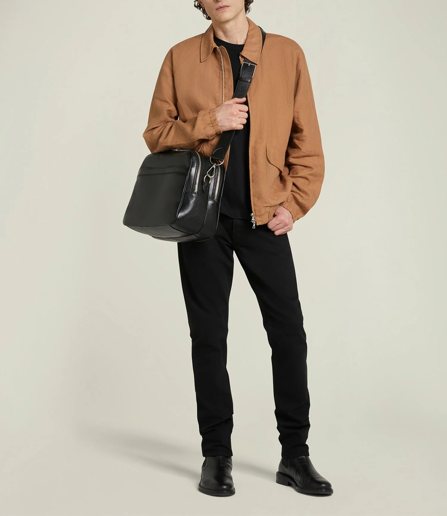 Metier - Wanderer Messenger Elvis Black - Image 4