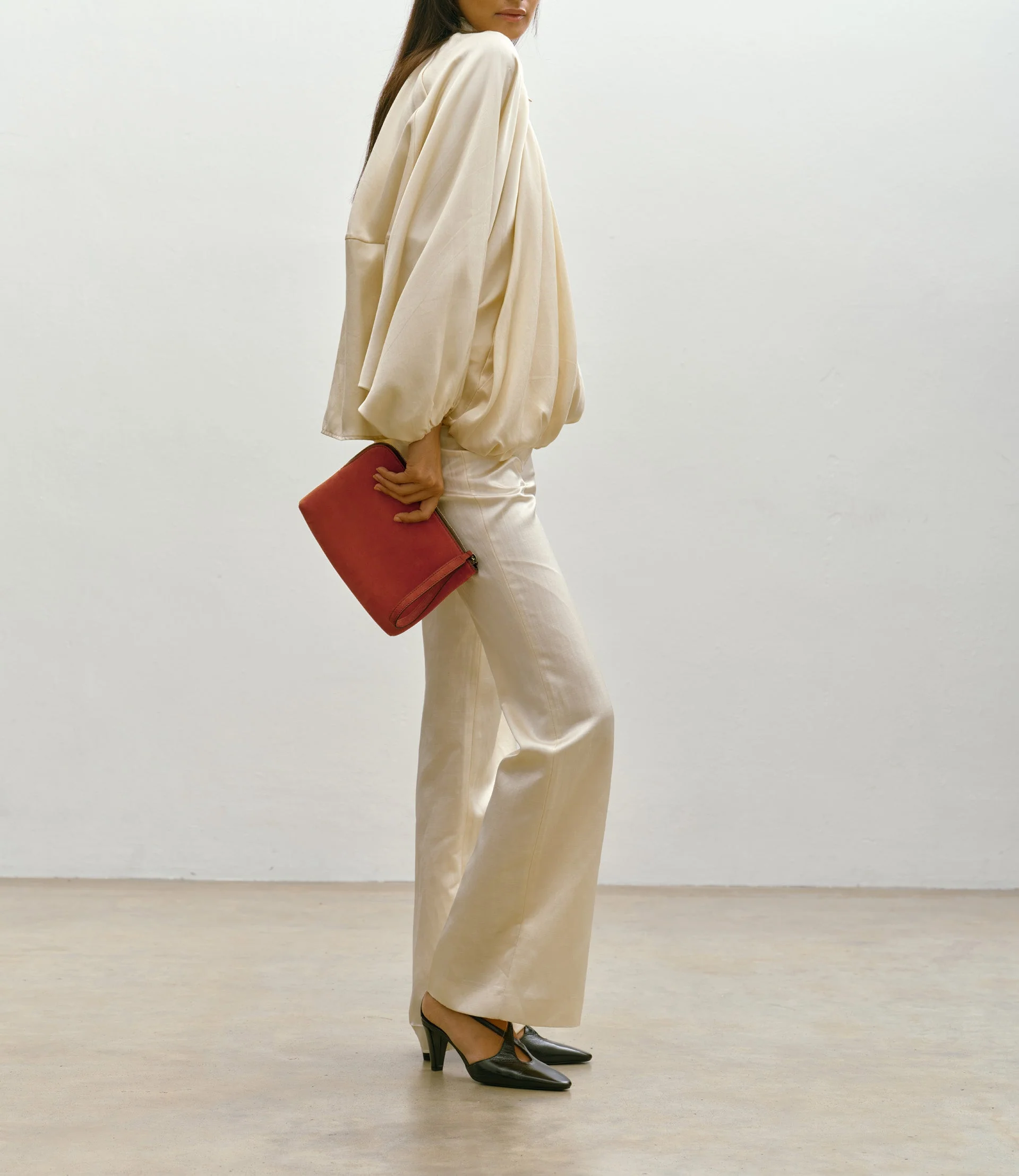 Metier - Wristlet Clutch Nubuck Rust - Image 2