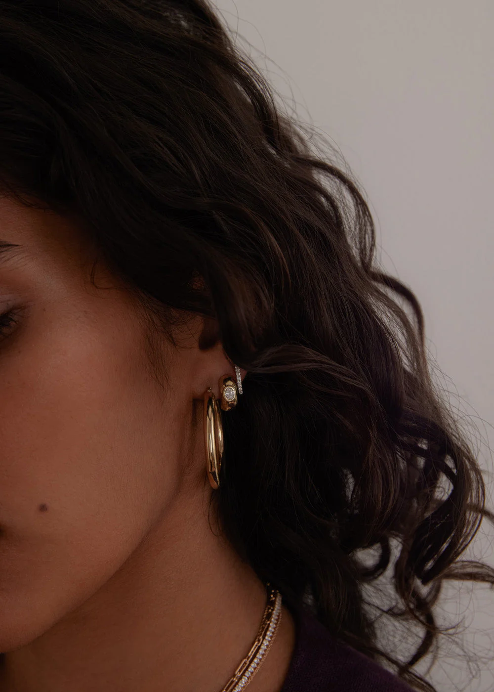 Kinn - Ynez Dome Huggie Earrings Diamond - Image 10