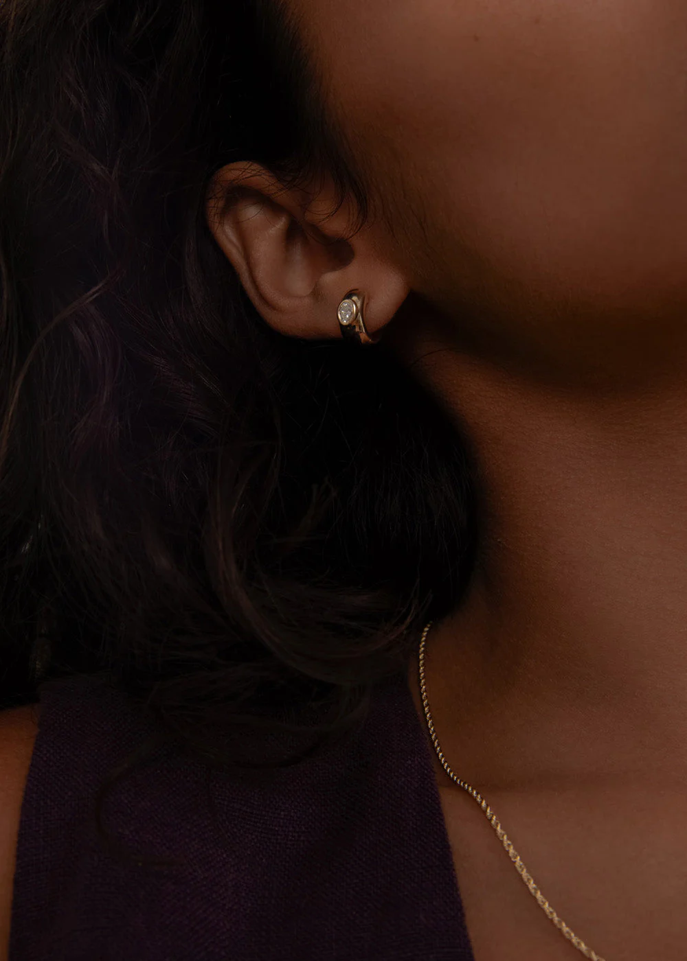 Kinn - Ynez Dome Huggie Earrings Diamond - Image 3